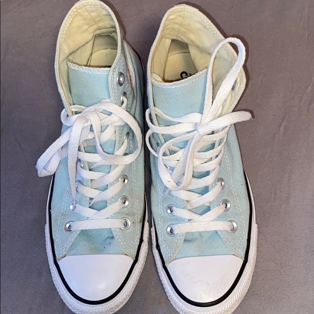 Women’s 9 Converse High Tops